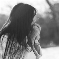 莫生情 人活一张脸 树活一张