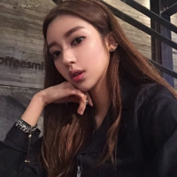本欲起身離紅塵，奈何