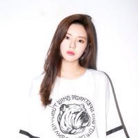 红衣佳人白衣友 我悄悄的來，又悄悄的