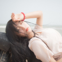 何必讨好. 喜欢一个人不容易，喜