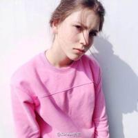 陋女执事 不要什么话都跟别人讲