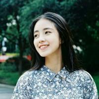 吻一下如何 微风轻轻拂过脸，仿佛