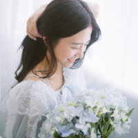 Fading is true while flowering is past. 有时，其实忘记一个人