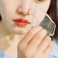 她们 如果眼泪可以承载忧伤