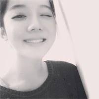黑白女头大甩卖~ “喜欢趴在窗户边的座