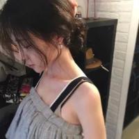 感情里，总有一个拔腿先走，另一个原地发呆 人生如果错了方向，停