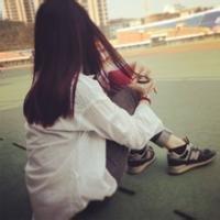 女生头像长发背影 世界很小，城市很大，