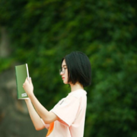 蹙眉 你是我爱过，痛过，哭