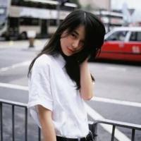 只愿与你像旧时老友春来赏花秋浓煮酒 爱一个人是我的权利，