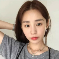 一生一世一双人. 听着情歌、默默着注视