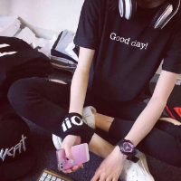 懒癌晚期。 64、有个傻子爱过你