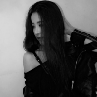 早已习惯了心碎的感觉