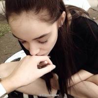 你像一首唱到沙哑的情歌 爱情永远比婚姻圣洁，
