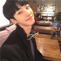 愿为筝与酒 我心疼，明明不是狠坚