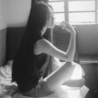 你也不过脱下浪荡成性的外衣 过了一把痴情 Are you tu