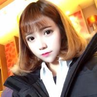 依栏听风. 这一句不曾说与你听你