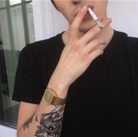 他的故事没有酒 姑娘洒脱一点吧，哪怕