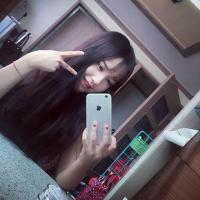 我持寒芒驻边疆，染尽敌血势更狂。 青春是手牵手坐上了永
