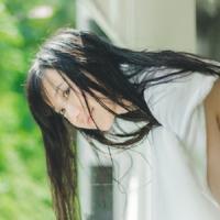 你像一阵风，来去都匆匆 我笑着解回忆的毒笑的