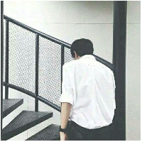 你的眼睛会笑. 爱让我们学会了包容，