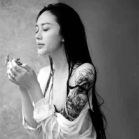 绯靡 现在慢慢的喜欢上了静