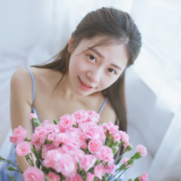 绯靡 现在慢慢的喜欢上了静