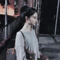孤单不回头，再爱不将就。 給不了我未来就别拿承