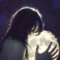 稍纵即逝的光 女人伪装幸福，只是害
