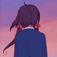 弥笙：  百无聊赖是深情 情若自控，怎么心痛