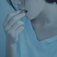 变冷漠的人会把委屈列成清单 每个人的心就像是一个