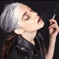 可当手机壁纸，也可当头像 鸟大了，淋巴也大了。
