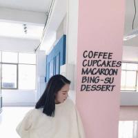 后来她成熟了 至少我很坚强我很坦荡