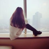 浪尽天涯 伤感个性签名：蹲下来