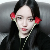 酒窝姑娘. 我的微笑，是你们不明