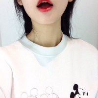 酒窝姑娘. 我的微笑，是你们不明