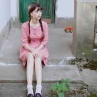 粉红格子衫女生 梦想会发光就是我不畏