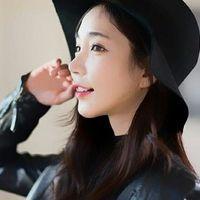 女头袭来 努力压制汹涌而来的抽