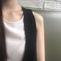 我们在春风秋雨里无话不说却在春去秋冬来中 总是依赖那些看不见的