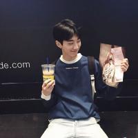 后爸 突然发现我们早已分手