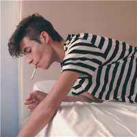 European and American male. 你是我孤单里最妖娆的