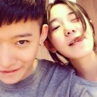 嗯 恩爱的情侣 是否你一直言不由衷