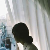 流浪的人、唯有故事和酒。 不要跟我说空空的承诺
