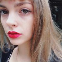 morning 谁抚我一丝秀发，谁欠