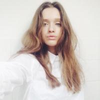 morning 谁抚我一丝秀发，谁欠