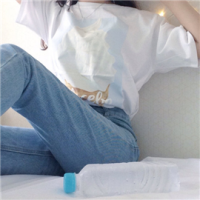 白色衣襟。 别当我准备放弃的时候