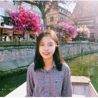 我是梦中传彩笔只书花叶寄朝云 我还在原地等你。你却