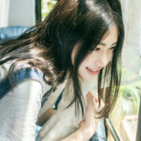 我是梦中传彩笔只书花叶寄朝云 我还在原地等你。你却