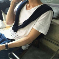 熬夜的瘾和遥远的你 手指冰凉想想那些说要