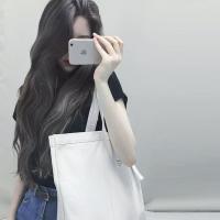 悲伤的音乐回荡在耳边