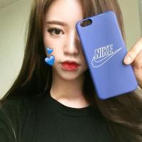 悲伤的音乐回荡在耳边